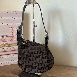 FENDI Oyster Shoulder Bag